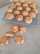 Squeaky cookies ( or almond coconut and cacao cookies)