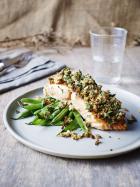 Salmon with horseradish crust and green beans